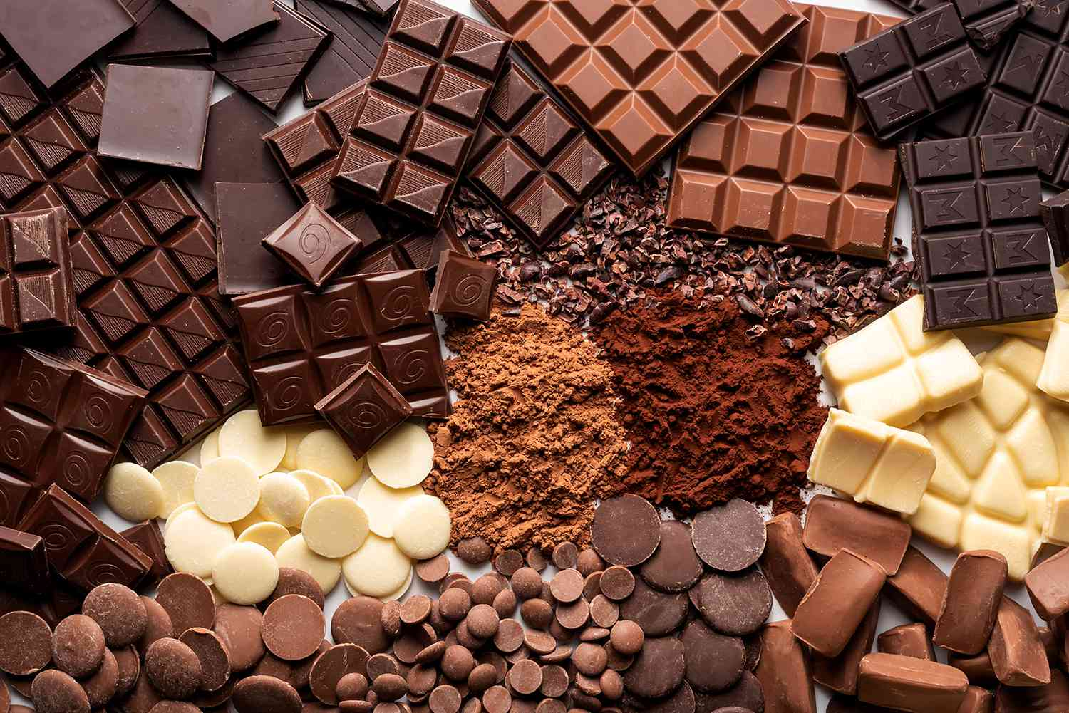 9 Manfaat Makan Cokelat: Sumber Antioksidan yang Bikin Mood Bagus