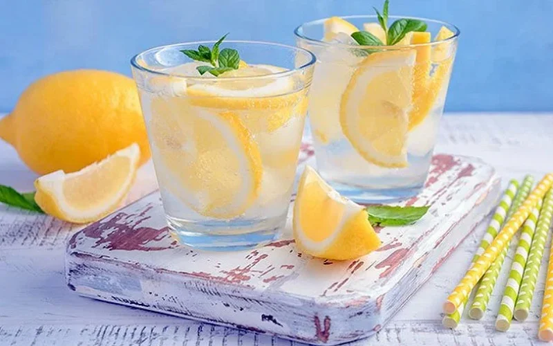 Air Lemon dalam Diet: Benarkah Bisa Membantu Turunkan Berat Badan? Ini 10 Fakta yang Amazing