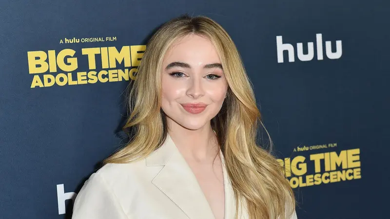 Siapa Sebenarnya Sabrina Ann Lynn Carpenter? Kenali Lebih Dekat Sosok Penyanyi Muda Super Berbakat Ini di 2024!
